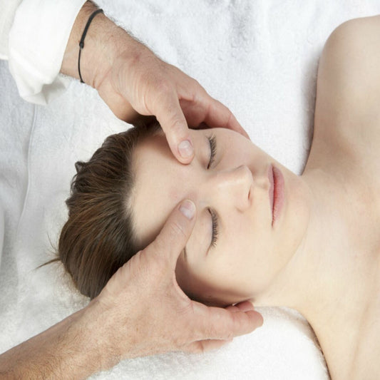 Techniques de Massage Efficaces pour Soulager les Maux de Tête et Migraines