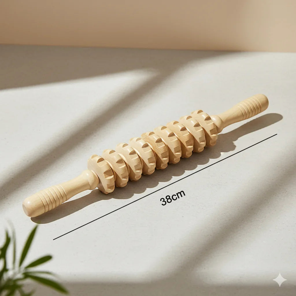 Rouleau de massage corporel professionnel en bois pour soulagement des tensions musculaires et réduction cellulite.
